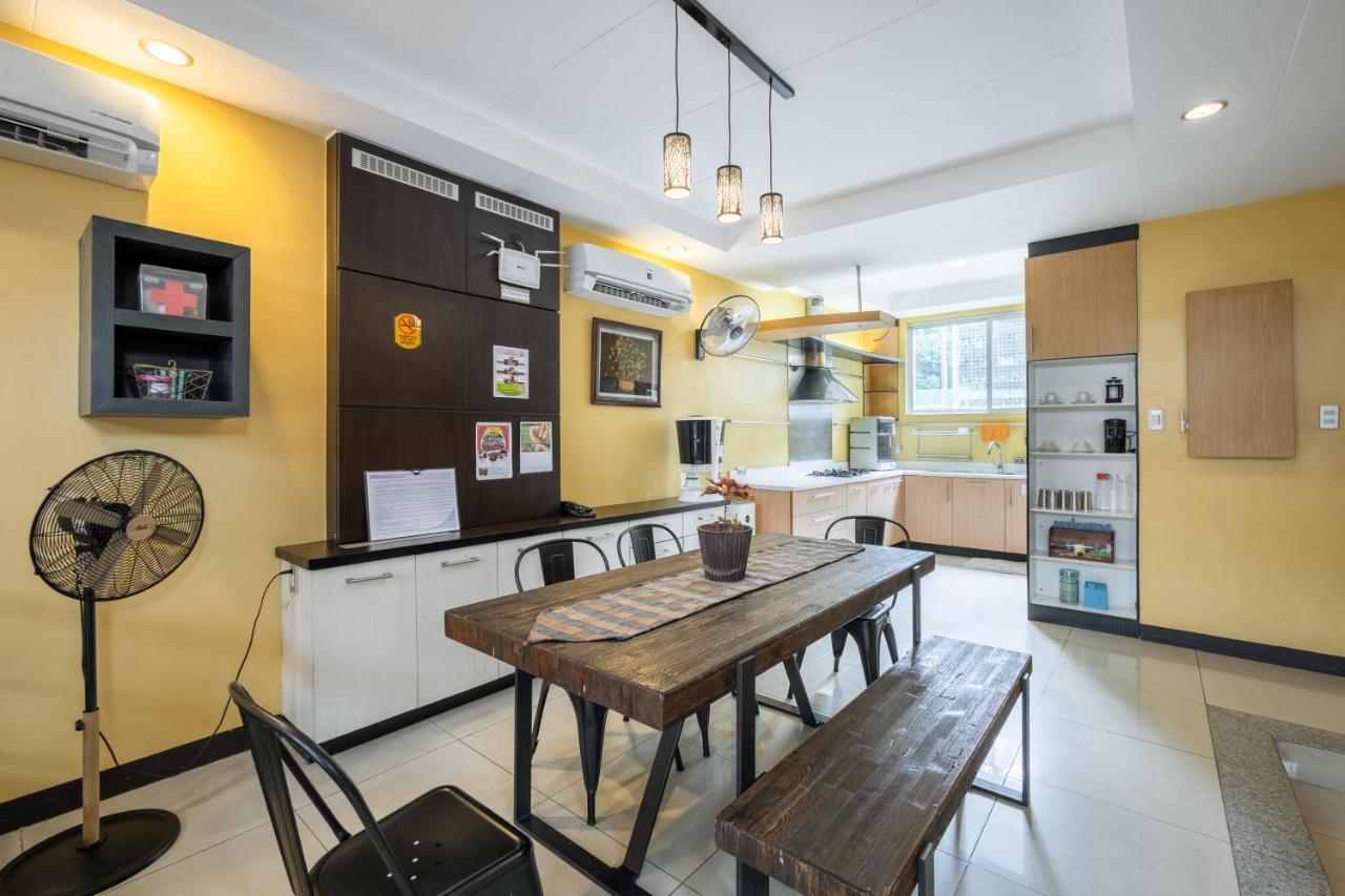 Casa Heradurra Uno/Dos Manila Bagian luar foto