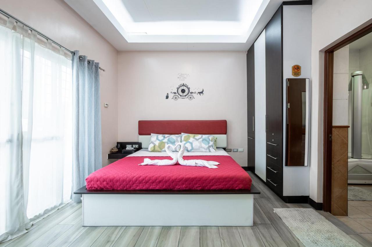 Casa Heradurra Uno/Dos Manila Bagian luar foto